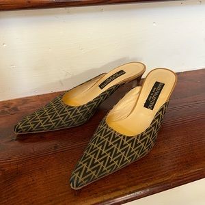 Vintage Mario Valentino women’s kitten heels - Made in Italy